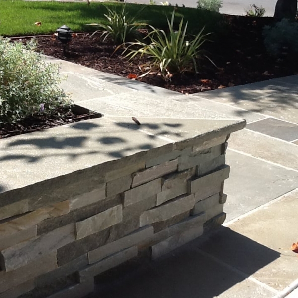 Sierra Blue Stacked Stone Ledger Panels for outdoor retaining wall with cap San Ramon